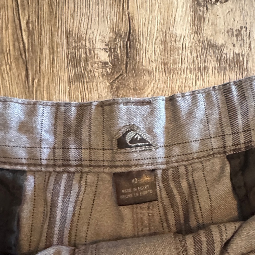 Quiksilver Men's Charcoal Plaid Shorts - Picture 4 of 7